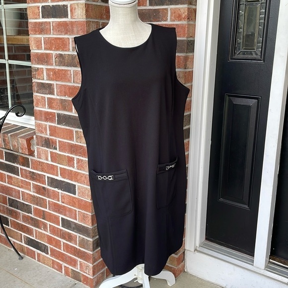 DKNY Sleeveless Shift‎ Dress - Picture 2 of 10